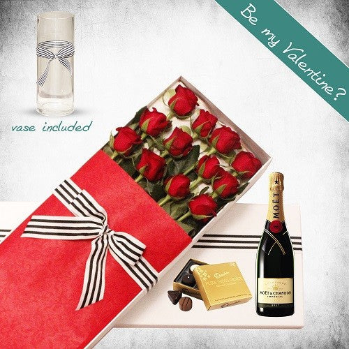 12 Long Roses and Moet Gift Box